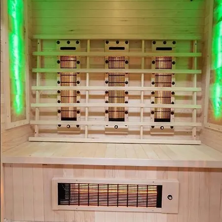 Проживание в семье Mira Rent House